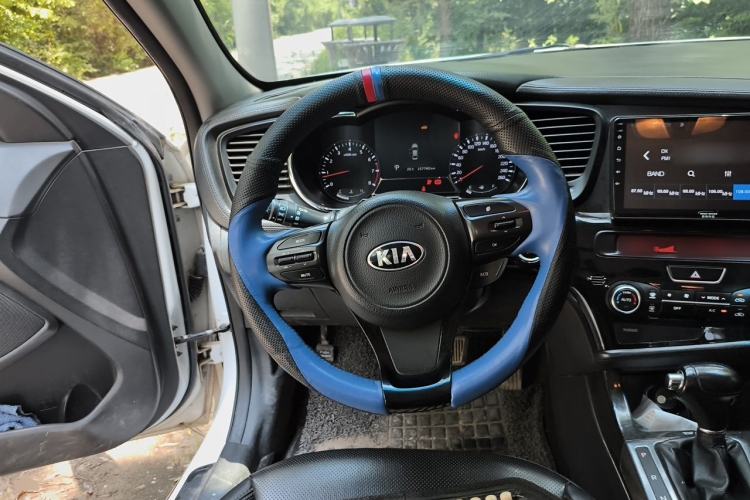 Used Kia K5 2014 2.0L Automatic LUXURY Steering Wheel