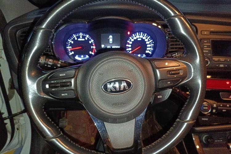 Used Kia K5 2014 2.0L Automatic LUXURY Steering Wheel