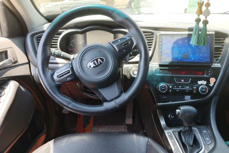 Used Kia K5 2014 2.0L Automatic LUXURY Steering Wheel