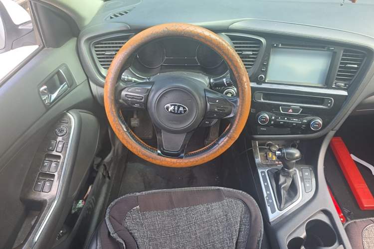 Used Kia K5 2014 2.0L Automatic LUXURY Steering Wheel