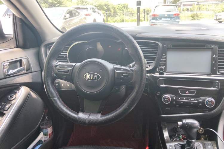 Used Kia K5 2014 2.0L Automatic LUXURY Steering Wheel