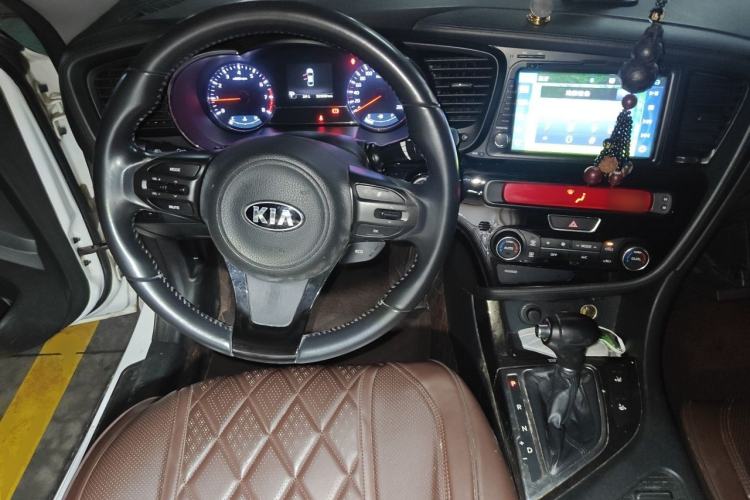 Used Kia K5 2014 2.0L Automatic LUXURY Steering Wheel