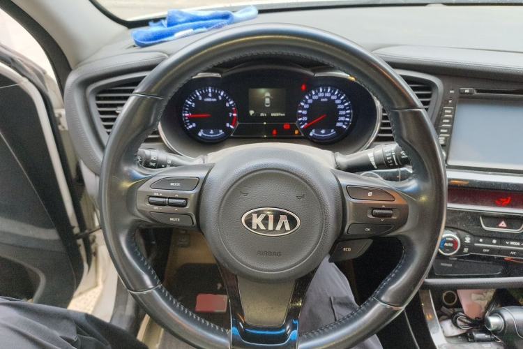 Used Kia K5 2014 2.0L Automatic LUXURY Steering Wheel