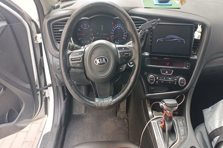 Used Kia K5 2014 2.0L Automatic LUXURY Steering Wheel