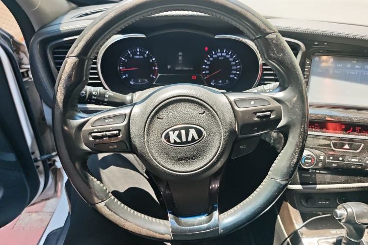 Used Kia K5 2014 2.0L Automatic LUXURY Steering Wheel