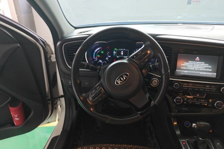 Used Kia K5 2014 2.0L Hybrid Luxury Edition Steering Wheel