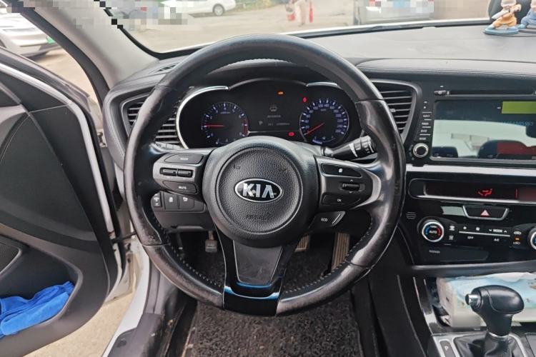 Used Kia K5 2014 2.0L Automatic LUXURY Steering Wheel