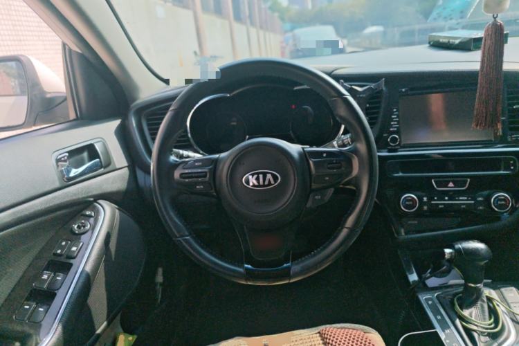 Used Kia K5 2014 2.0L Automatic LUXURY Steering Wheel