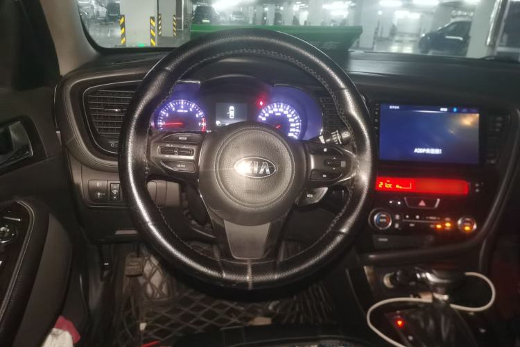 Used Kia K5 2014 2.0L Automatic LUXURY Steering Wheel