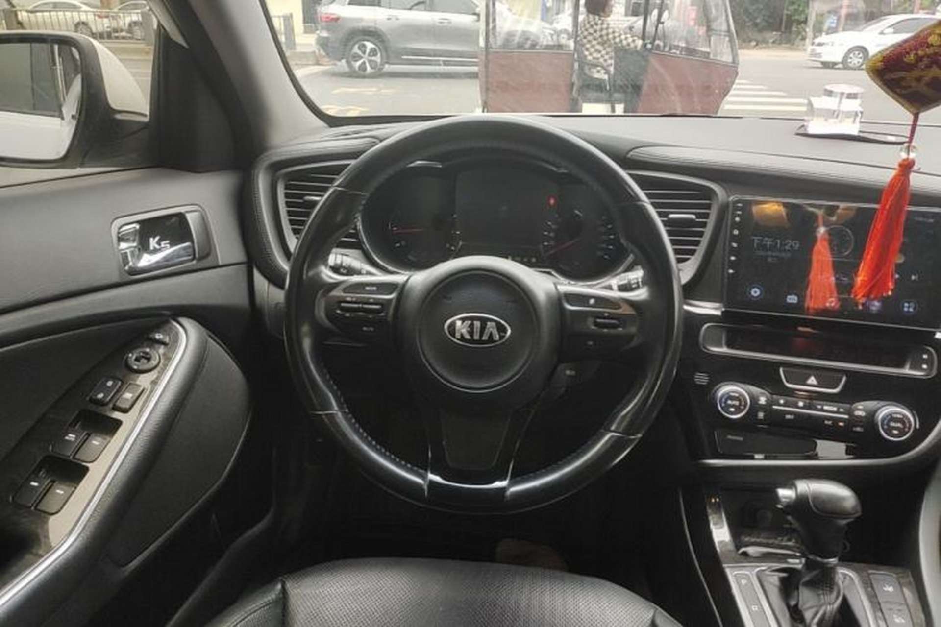 Used Kia K5 2014 2.0L Automatic LUXURY Steering Wheel