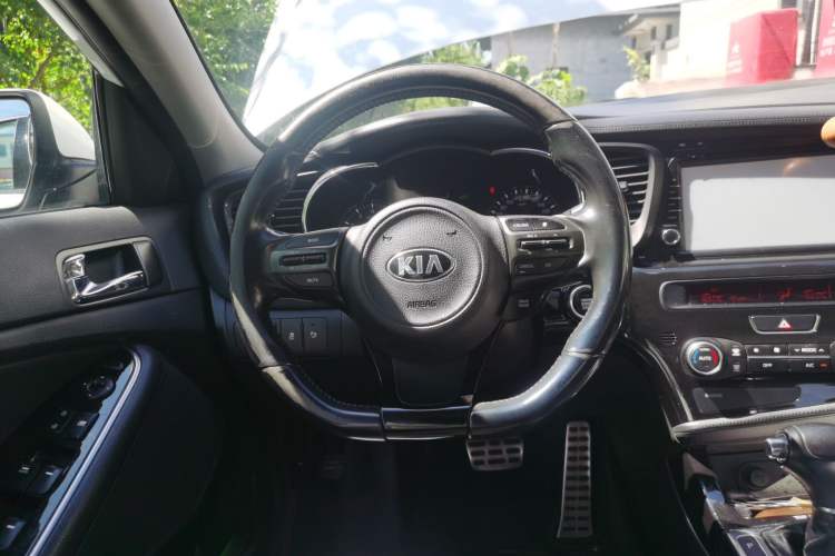 Used Kia K5 2014 2.0T Automatic T-PREMIUM Steering Wheel