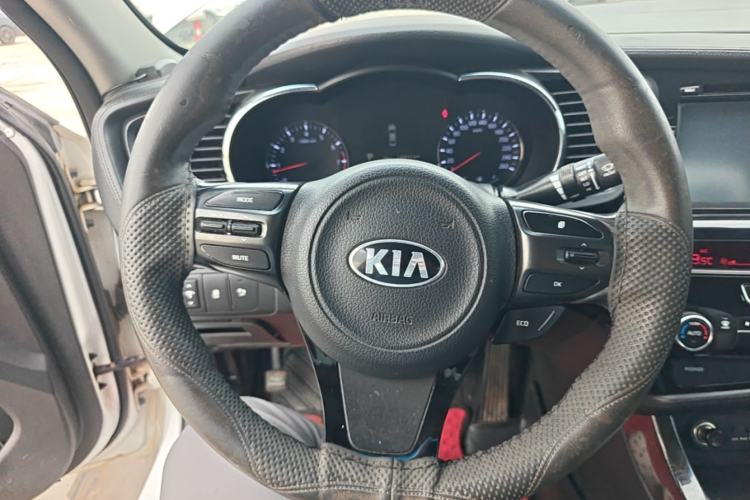 Used Kia K5 2014 2.0L Automatic LUXURY Steering Wheel