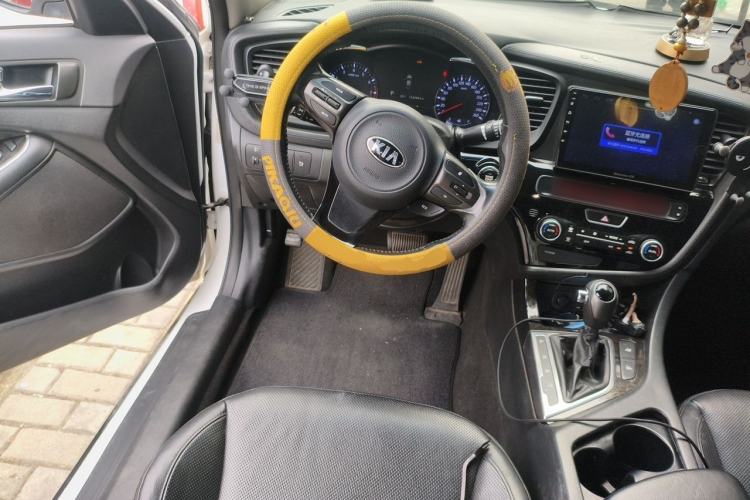 Used Kia K5 2014 2.0L Automatic LUXURY Steering Wheel