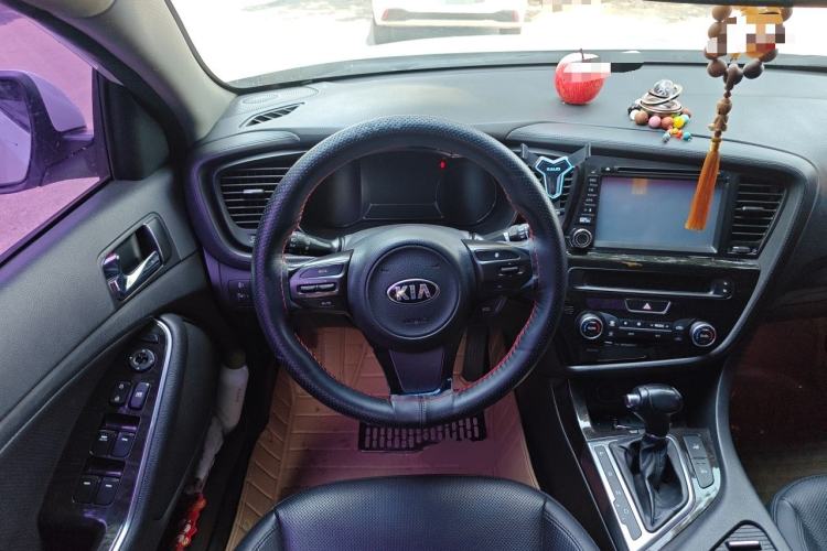 Used Kia K5 2014 2.0L Automatic LUXURY Steering Wheel