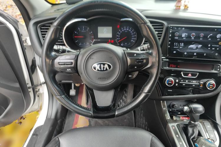 Used Kia K5 2014 2.0L Automatic LUXURY Steering Wheel