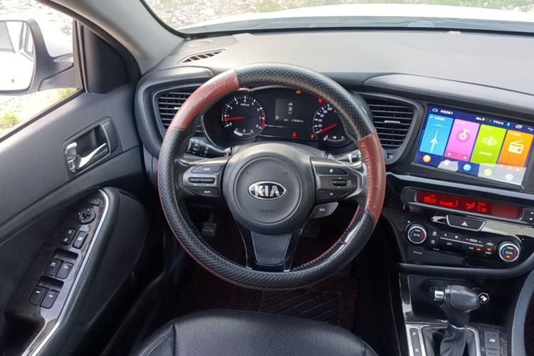 Used Kia K5 2014 2.0L Automatic LUXURY Steering Wheel