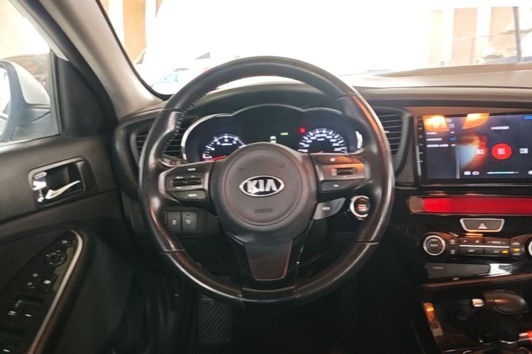 Used Kia K5 2014 2.0L Automatic LUXURY Steering Wheel