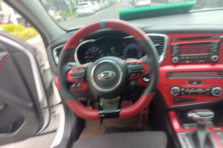 Used Kia K5 2014 2.0L Automatic LUXURY Steering Wheel
