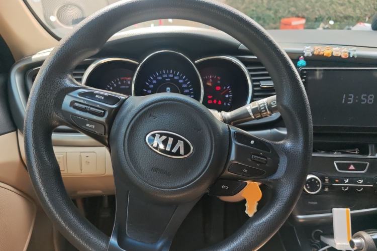 Used Kia K5 2014 2.0L Automatic GL Steering Wheel