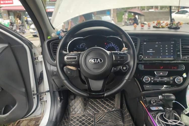 Used Kia K5 2014 2.0L Automatic LUXURY Steering Wheel