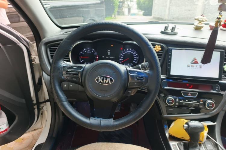 Used Kia K5 2014 2.0L Automatic LUXURY Steering Wheel