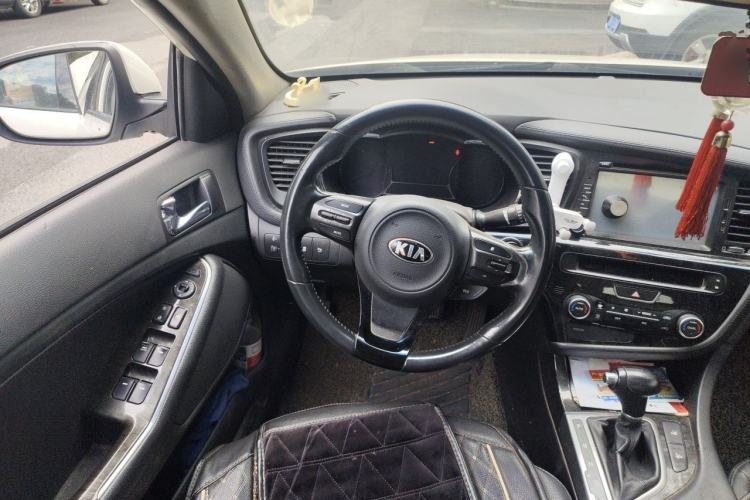 Used Kia K5 2014 2.0L Automatic LUXURY Steering Wheel