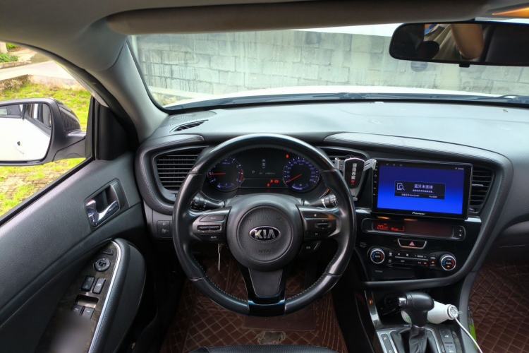 Used Kia K5 2014 2.0L Automatic LUXURY Steering Wheel