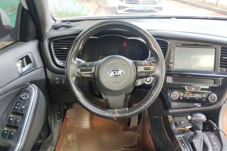 Used Kia K5 2014 2.0L Automatic LUXURY Steering Wheel