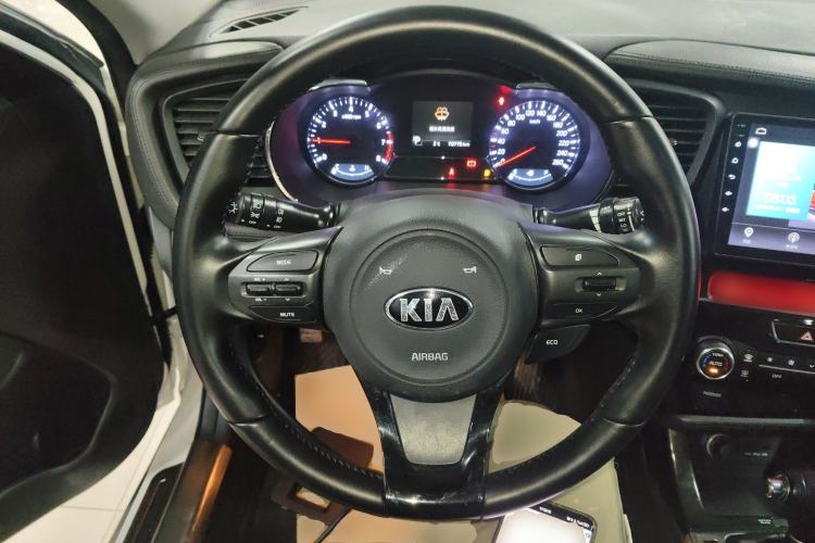 Used Kia K5 2014 2.0L Automatic LUXURY Steering Wheel