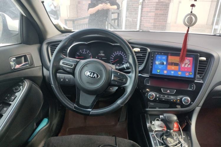 Used Kia K5 2014 2.0L Automatic LUXURY Steering Wheel