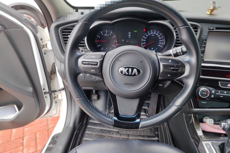 Used Kia K5 2014 2.0L Automatic LUXURY Steering Wheel