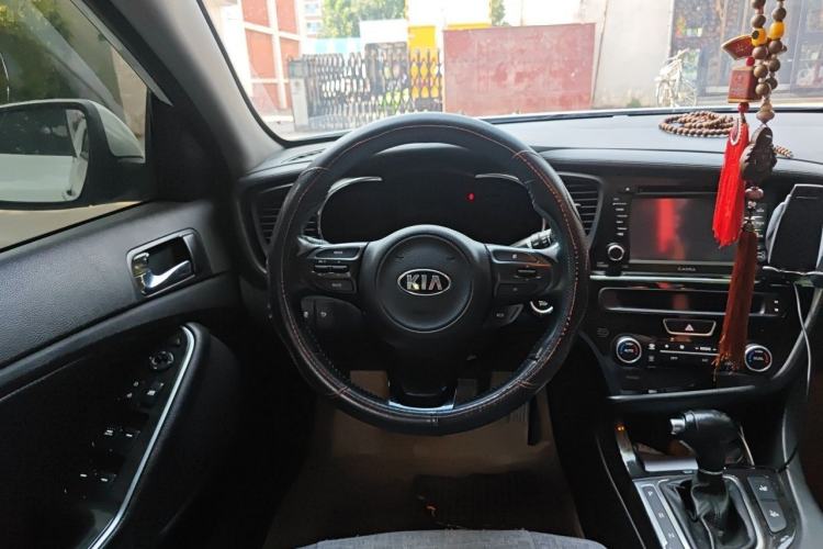 Used Kia K5 2014 2.0L Automatic LUXURY Steering Wheel