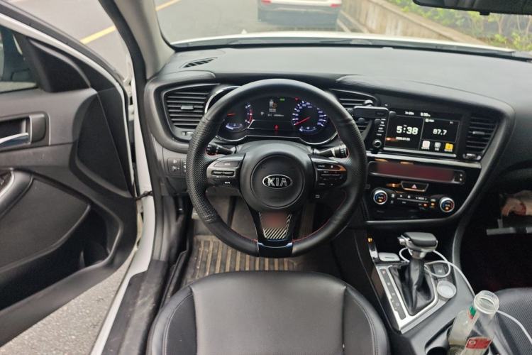 Used Kia K5 2014 2.0L Automatic LUXURY Steering Wheel