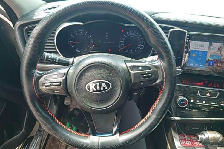Used Kia K5 2014 2.0L Automatic LUXURY Steering Wheel