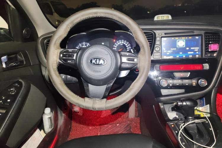 Used Kia K5 2014 2.0L Automatic LUXURY Steering Wheel