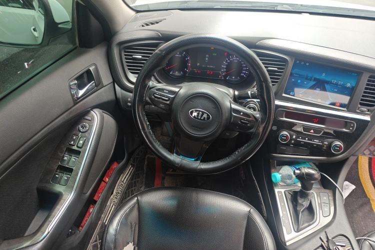 Used Kia K5 2014 2.0L Automatic LUXURY Steering Wheel
