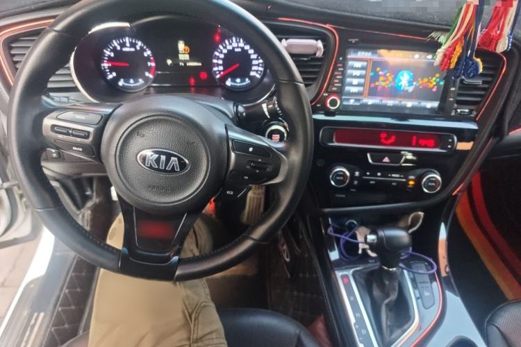 Used Kia K5 2014 2.0L Automatic LUXURY Steering Wheel