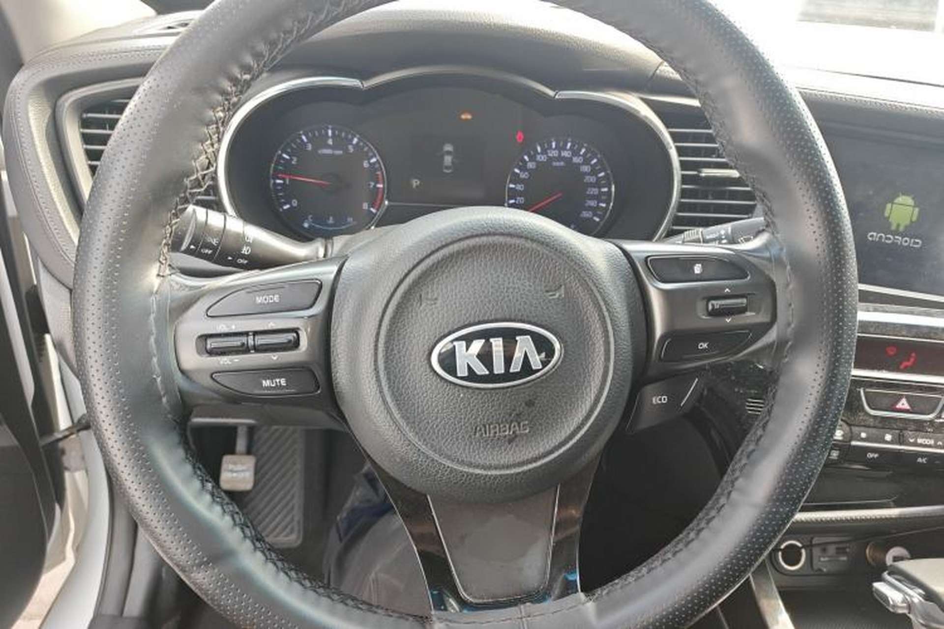 Used Kia K5 2014 2.0L Automatic LUXURY Steering Wheel