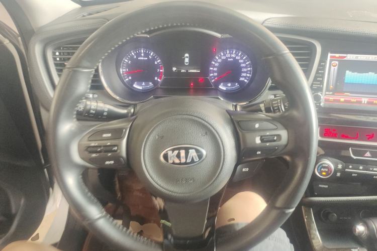 Used Kia K5 2014 2.0L Automatic LUXURY Steering Wheel