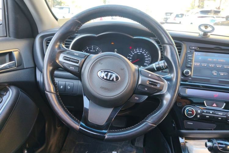 Used Kia K5 2014 2.0L Automatic LUXURY Steering Wheel