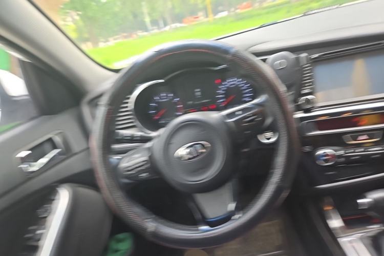 Used Kia K5 2014 2.0L Automatic LUXURY Steering Wheel