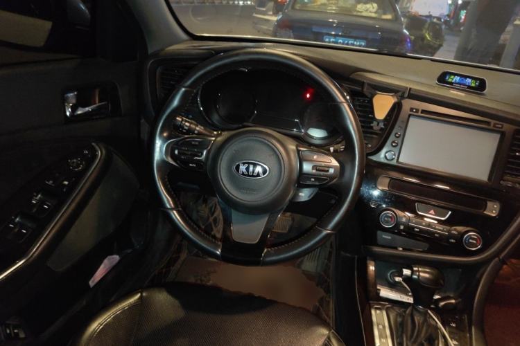 Used Kia K5 2014 2.0L Automatic LUXURY Steering Wheel