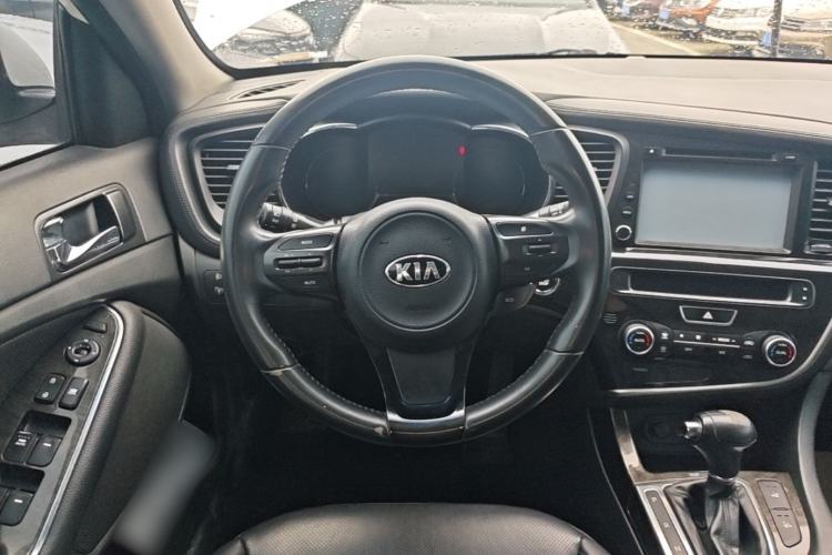 Used Kia K5 2014 2.0L Automatic LUXURY Steering Wheel