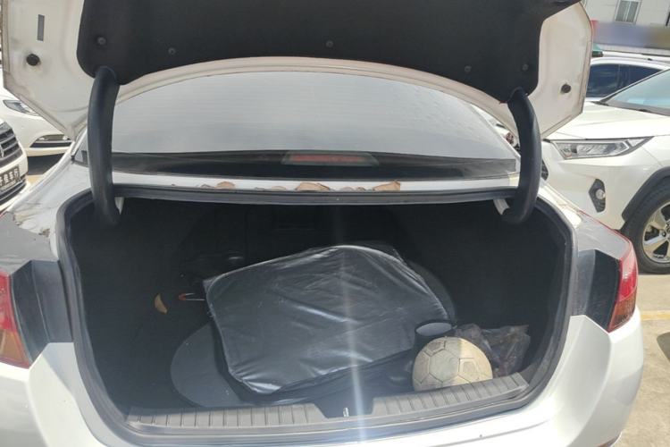 Used Kia K5 2014 2.0T Automatic T-PREMIUM Trunk