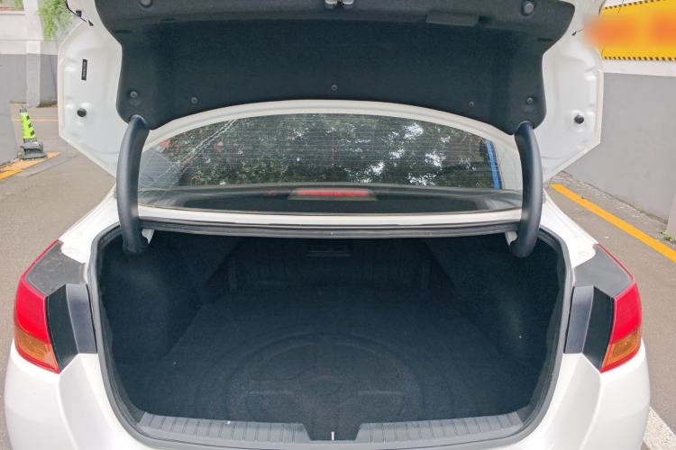 Used Kia K5 2014 2.0L Automatic LUXURY Trunk