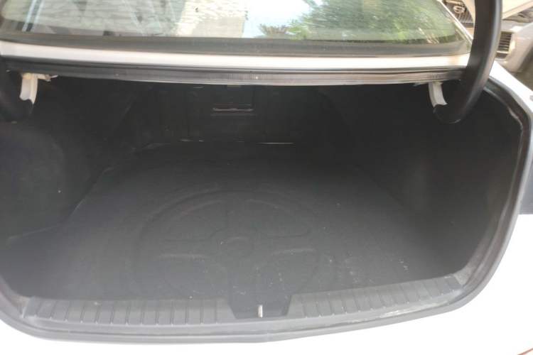 Used Kia K5 2014 2.0L Automatic LUXURY Trunk