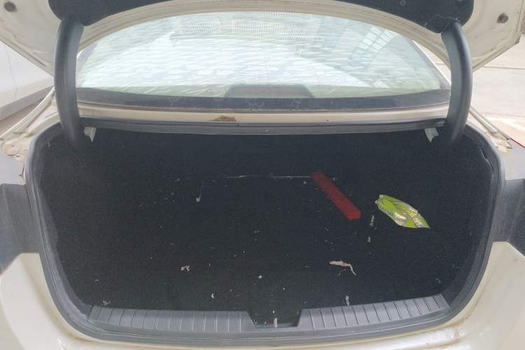 Used Kia K5 2014 2.0L Automatic LUXURY Trunk