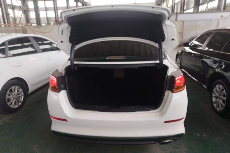Used Kia K5 2014 2.0L Automatic GL Trunk