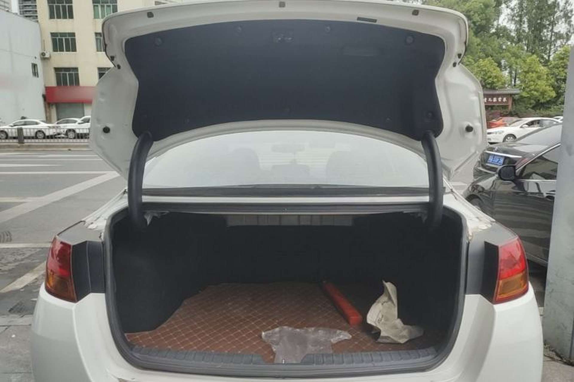 Used Kia K5 2014 2.0L Automatic LUXURY Trunk