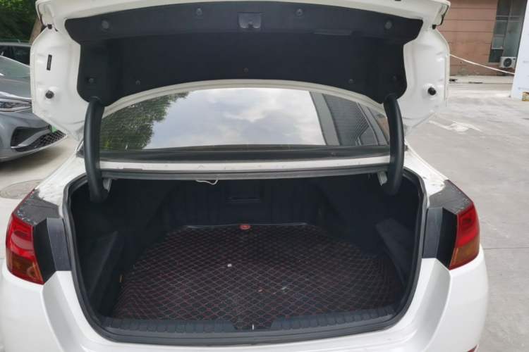 Used Kia K5 2014 2.0L Automatic LUXURY Trunk
